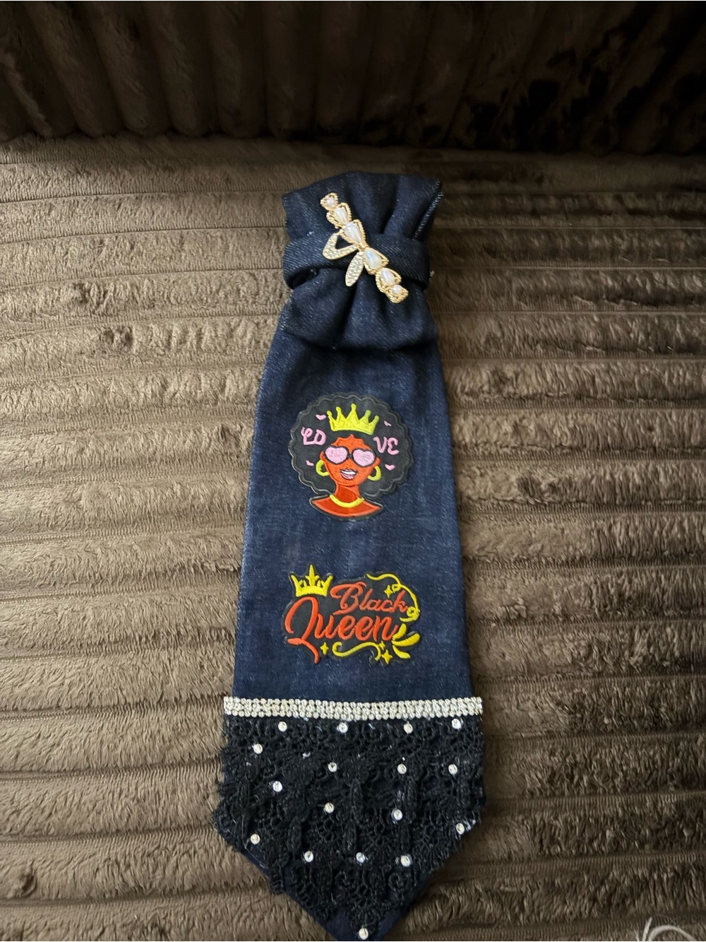 'Black Queen' patch Jean tie with Jewel Accent